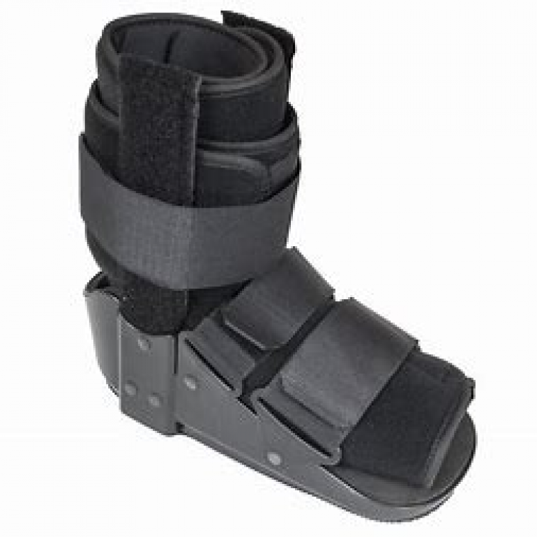 Short Walking Boot